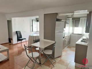 Appartement à Sector Sur. Piso reformado  zona alta sector sur