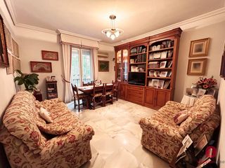 Appartement à Centro. Piso con ascensor junto a paseo de la victoria  zona centro