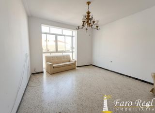 Pis a Ayuntamiento-Barrio Alto. Piso y locales en venta zona barrio alto
