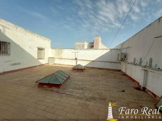 Etagenwohnung in Ayuntamiento-Barrio Alto. Piso y locales en venta zona barrio alto