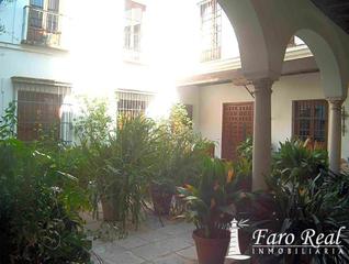 House in Centro-Calzada-Cabo Noval. \"casa señorial\", bonita casa en el centro de la ciudad a tan s