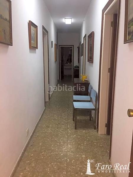 Foto 4631bbde-efc4-4735-bb9d-b7d7d8f5b9de. Casa chalet independiente en zona centrobarrio alto en Sanlúcar de Barrameda