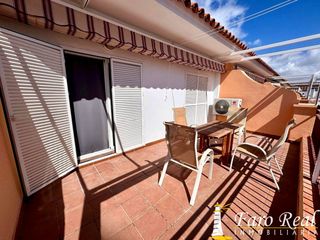 Miete Dachwohnung in Centro-Calzada-Cabo Noval. Atico en alquiler temporada plaza de las infantas