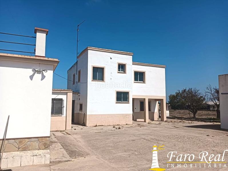 Foto 5156fe3a-7bdb-49c5-8b21-1163aee76808. Masia amb aparcament a Chipiona norte Chipiona