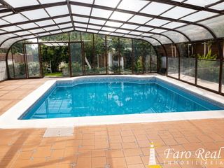 Haus in Centro-Calzada-Cabo Noval. Chalet en venta en la zona avda de las piletas