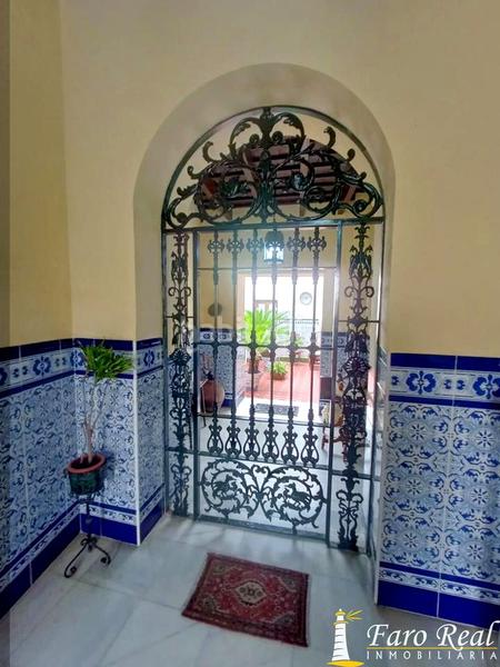 Foto a47b0101-8b80-4787-919a-88a19e7e8d24. Casa amb aparcament a Ayuntamiento-Barrio Alto Sanlúcar de Barrameda