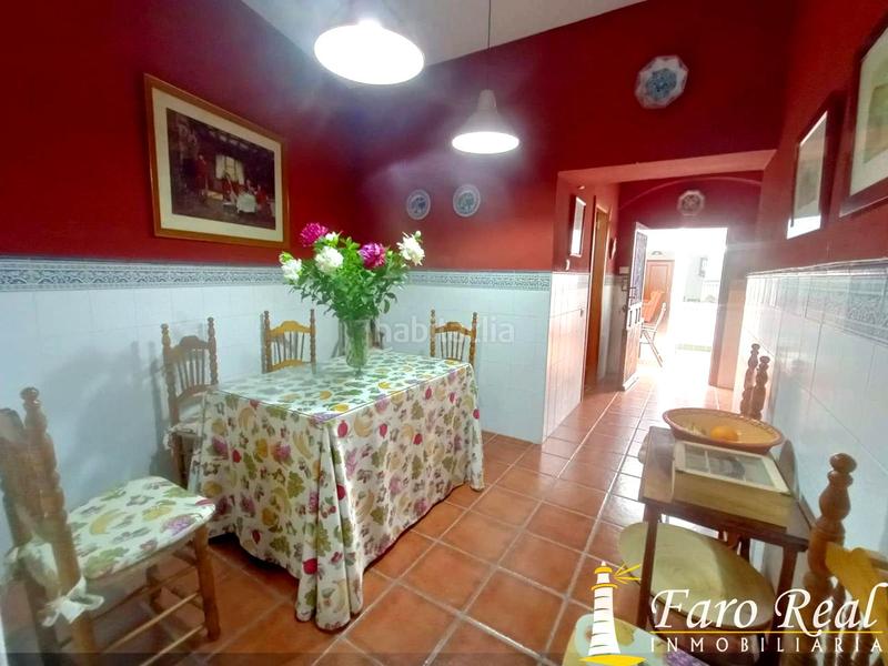 Foto ee3dd6f9-3139-4cef-93b7-9c2f4b4843d1. Casa amb aparcament a Ayuntamiento-Barrio Alto Sanlúcar de Barrameda