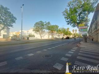 Posto auto in V Centenario-Piletas-Capuchinos. Plaza de garaje en venta zona quinto centenario