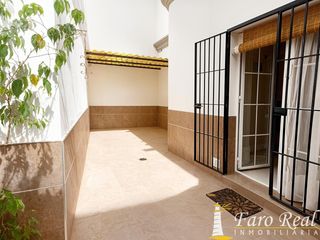 Planta baja en V Centenario-Piletas-Capuchinos. Piso con patios en zona centro