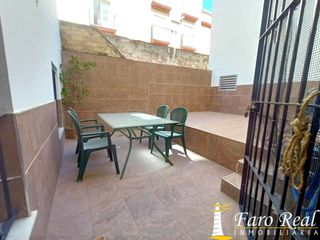 Planta baixa a V Centenario-Piletas-Capuchinos. Piso con patios en zona centro