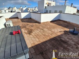Penthouse in Centro-Calzada-Cabo Noval. Estudio con solarium en centro de sanlúcar