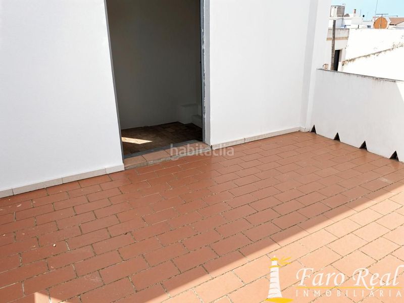 Foto d833e5f0-b0fd-4504-b872-dff6ddf35d42. Casa a Trebujena