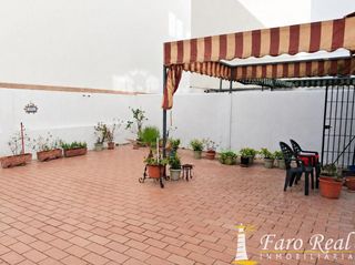 Piano terra in Centro-Calzada-Cabo Noval. Piso con patio y garaje en zona cabo noval