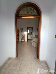Reihenhaus in Monteolivete-Camino Sevilla. Casa en barrio alto