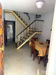 Lloguer Casa adossada a V Centenario-Piletas-Capuchinos. Unifamiliar con patio en zona mazacote