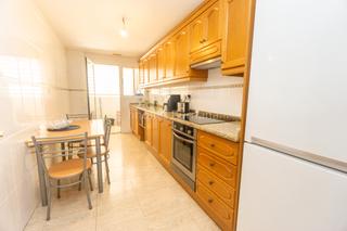 Appartement à Piscinas. Luminoso piso de 3 habitaciones en zona piscinas de burriana cas