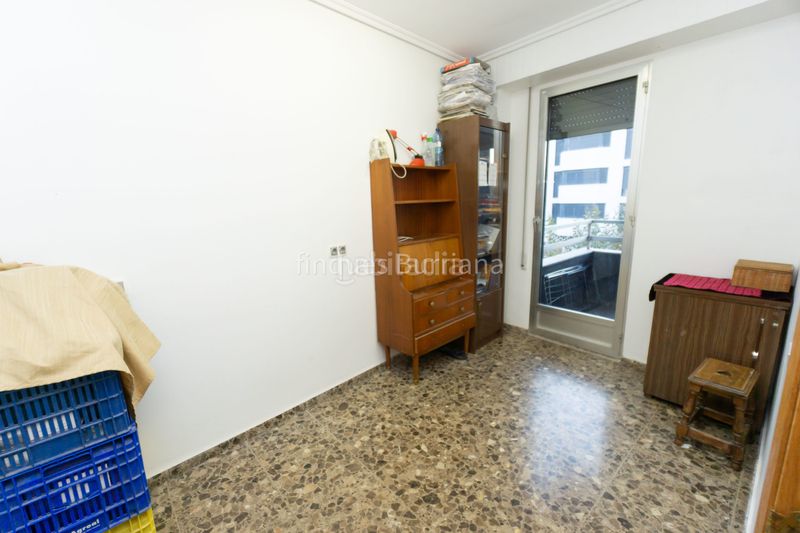 Foto 139810db-81f6-46a5-a730-5765864bd34d. Edifici a Llombai