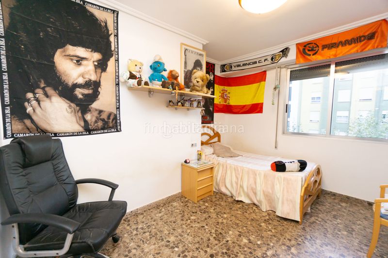 Foto 6e39f050-77d6-4471-b3d7-8f380057340c. Edifici a Llombai