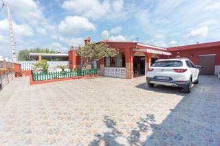 Xalet a Piscinas. Chalet independiente en la zona serratella, burriana castellón