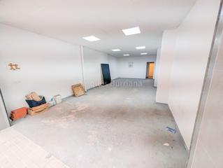 Rent Business premise in Piscinas. Oportunidad en burriana  zona piscinas!se alquila amplio local d