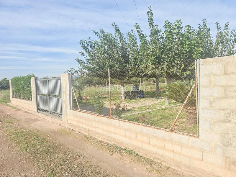 Foto b94ee078-bec9-42de-85b4-ff1dfe6ba990. Terreno residenziale in Llombai