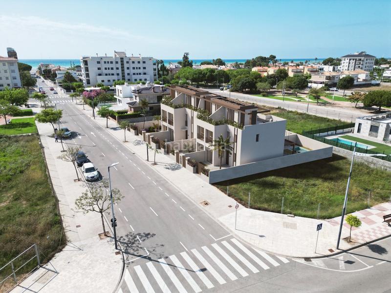 Foto f4b6e5f8-b240-4cc3-a4a3-10bf56602c9a. Chalet in Playa Burriana