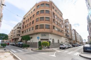 Locale commerciale in Piscinas