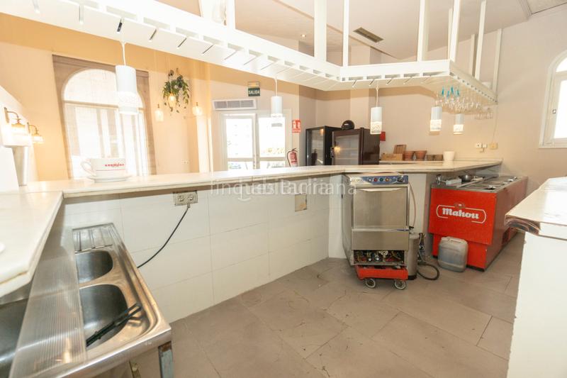 Foto 0b4a9454-ef81-422b-a492-e99cb6f50b32. Lloguer local comercial a Piscinas Burriana