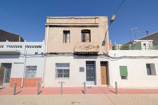Casa en Alqueries (Les) / Alquerías del Niño Perdido. Casa de 166 m con posibilidad de dos viviendas independientes y