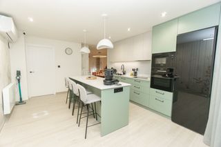 Rent Flat in Centro. Te presentamos esta exclusiva vivienda en alquiler situada en pl