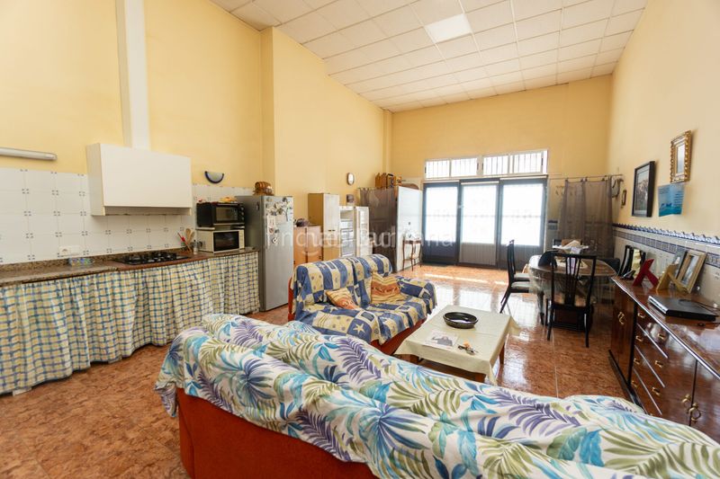 Foto 2467a1e5-fa4e-43ee-a9d1-69a2b6320d9a. Local comercial a Piscinas Burriana