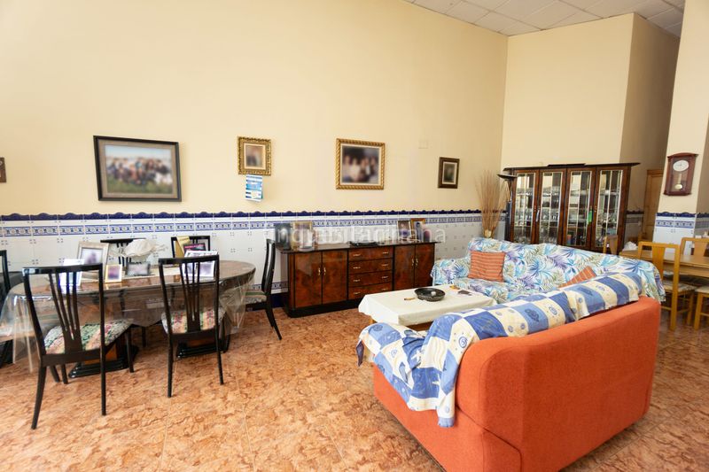 Foto c97a143b-2e8e-434d-9240-b65950ef671c. Local comercial a Piscinas Burriana