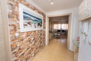 Lloguer Pis a Centro. Amplio y luminoso piso de 4 habitaciones en zona piscinas  burri