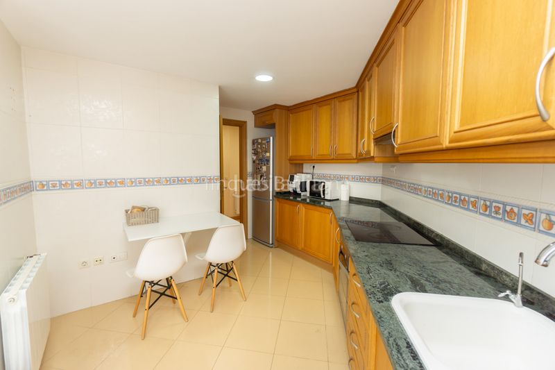 Foto 4233c298-dc41-46d8-985b-6ad5c3a16565. Piso  de 3 dormitorios con garaje y vistas al parque santa bertavivienda situada en llombai, , junto al parque santa berta, en Burriana