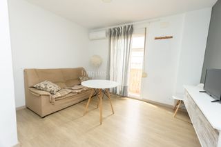 Piso en Centro. Se vende piso reformado de 2 habitaciones en la zona de centro,