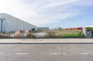 Terreny residencial a Llombai. Suelo industrial en polígono carabona situado en la localidad de