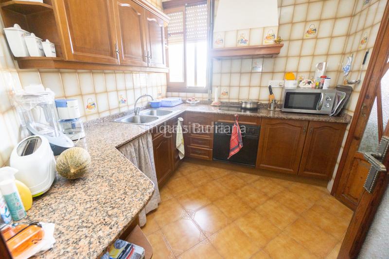 Foto c753dbed-3b52-414e-87f2-22dd2d62cd0b. Casa maravillosa casa ubicada en la localidad castellón. zona río.distribuida en garaje en la planta baja con cabida para t en Burriana