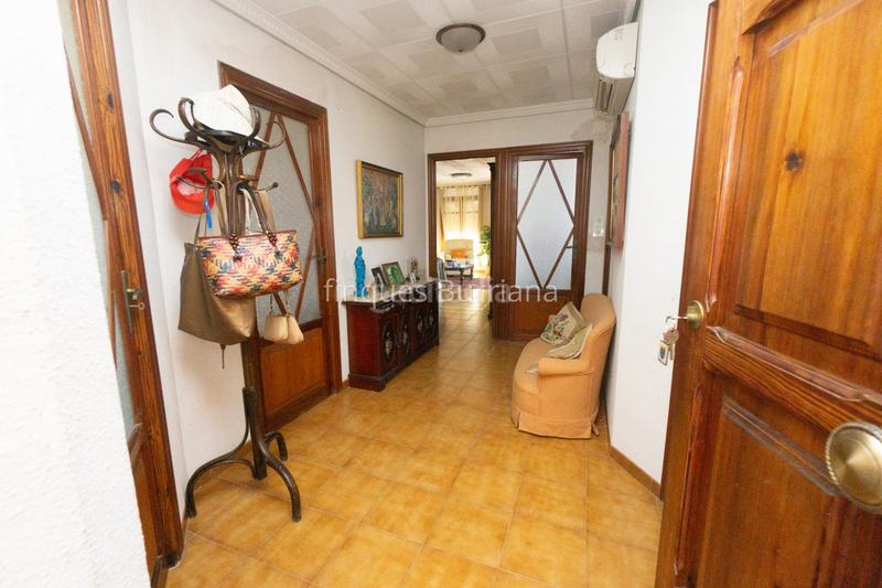 Foto df1db2fe-07ad-4f54-b07e-67042d59ea6a. Casa maravillosa casa ubicada en la localidad castellón. zona río.distribuida en garaje en la planta baja con cabida para t en Burriana