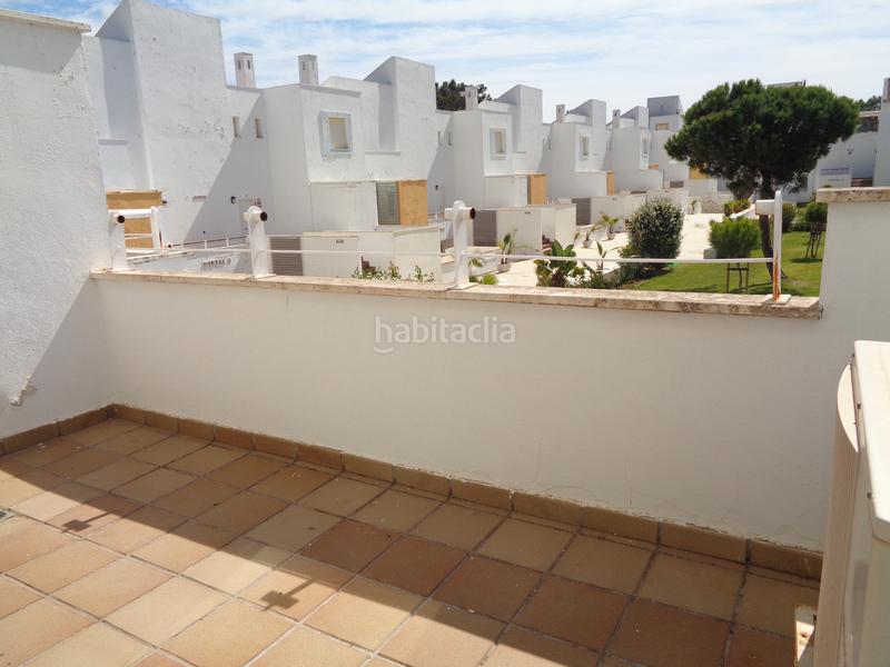 Foto b1b9e26f-28ec-495b-be3c-9571a3f34874. Piccolo appartamento con parcheggio piscina in Islantilla golf Islantilla