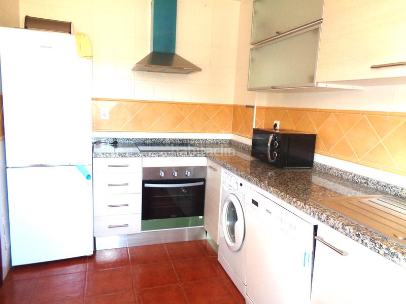 Foto 0d4f538a-f55c-49c8-8616-5fa9f860e837. Casa adosada en avenida de las cumbres 26 vistas al mar en Islantilla