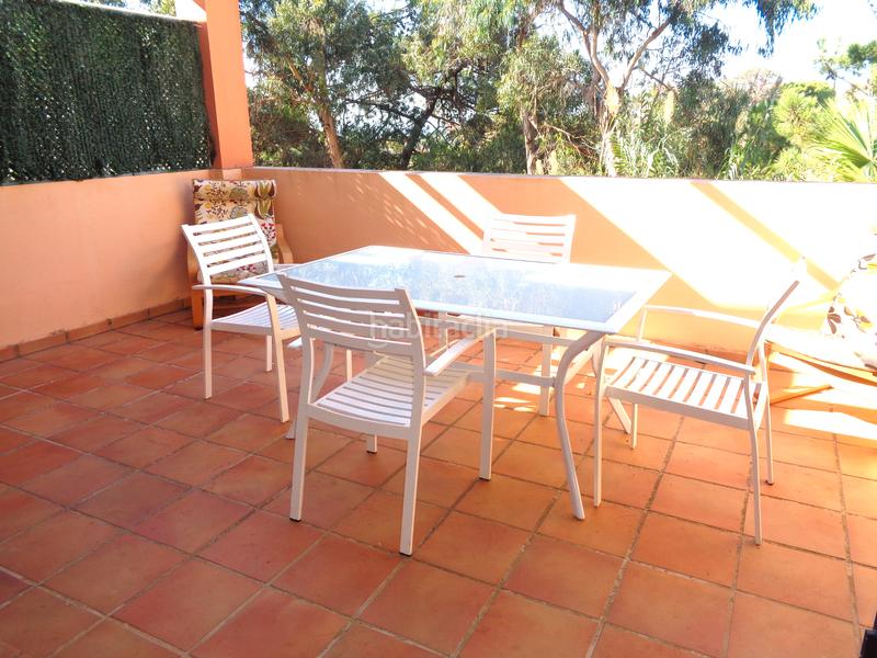 Foto d5844dd0-6b39-40c8-a971-7b78c47a6723. Casa adosada en avenida de las cumbres 26 vistas al mar en Islantilla