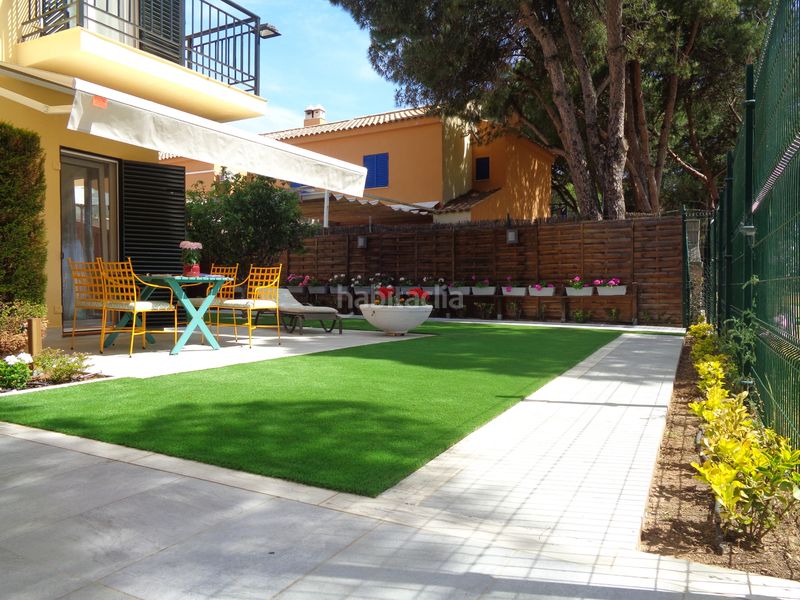 Foto 10227bbf-d82e-4056-8b43-229c7abd9ff8. Casa aparellada amb aparcament piscina a Islantilla golf Islantilla