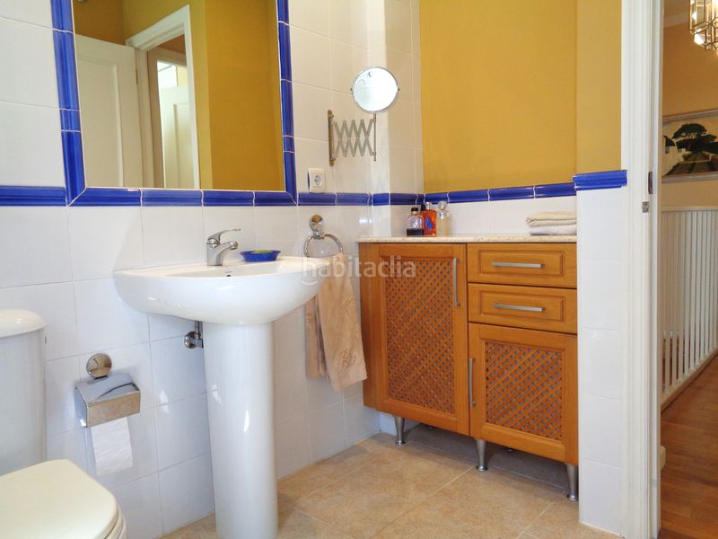 Foto f4a90522-3cd0-45da-aaef-7b5bf600884c. Casa aparellada amb aparcament piscina a Islantilla golf Islantilla