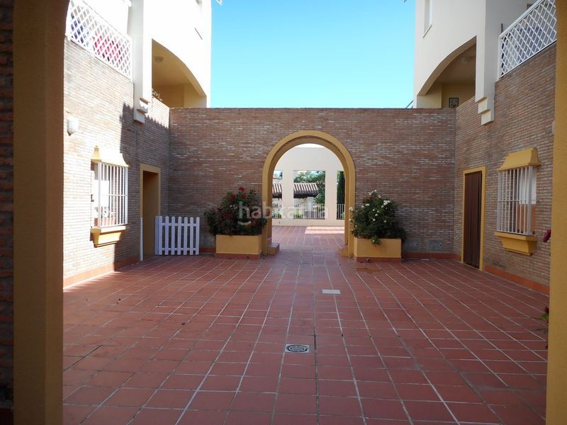 Foto 456b1eb1-6117-4d34-be93-98260f617387. Pis a paseo barranco del moro 9 a Islantilla golf Islantilla