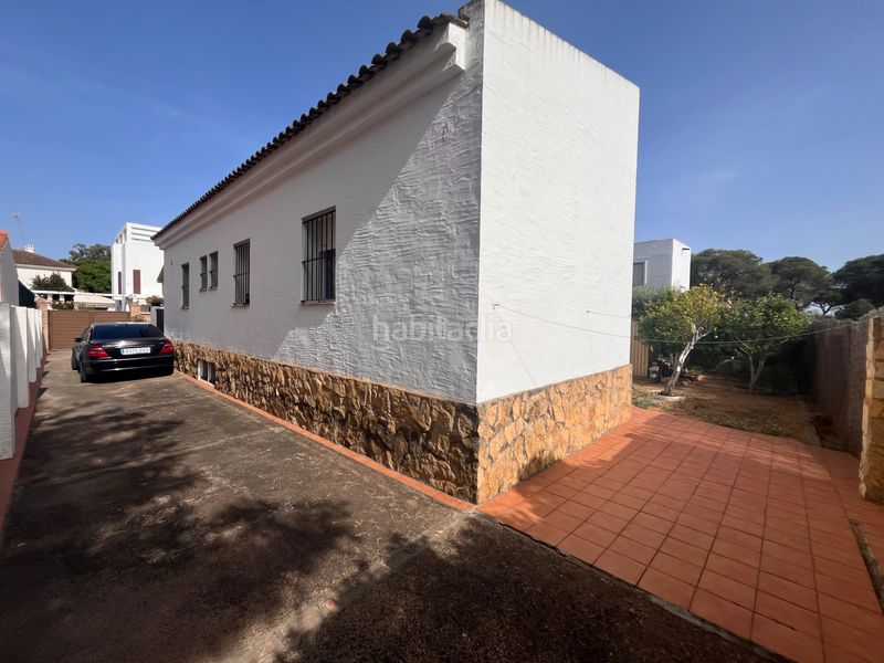 Foto e230b242-1a0b-4325-90fb-310104c5b7ac. Xalet a Urbasur Islantilla