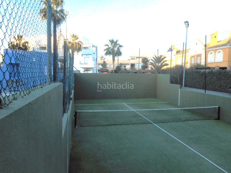 Foto c3f6110c-f11c-47d5-b67c-8b30ccfe9c60. Xalet amb xemeneia aparcament piscina a Islantilla golf Islantilla