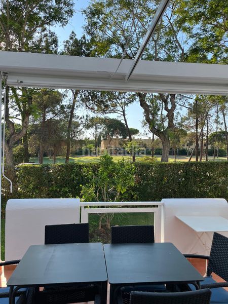 Foto cdc38bdd-5fdb-4d72-b077-970ebbe484fc. Xalet amb xemeneia aparcament piscina a Islantilla golf Islantilla