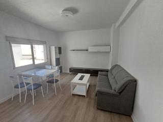 Pis a Bailén. Piso de tres dormitorio muy cerca de plaza general castaños.