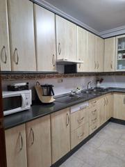 Etagenwohnung in Centro ciudad. Piso en pleno centro de linares de dos dormitorios, con patio.