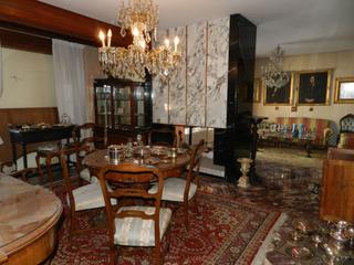 Piso en Centro ciudad. Magnifico piso de cinco dormitorios, y plazas de aparcamiento, e